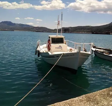 1-bedroom Beach In Cute Town Paralia (Evia)